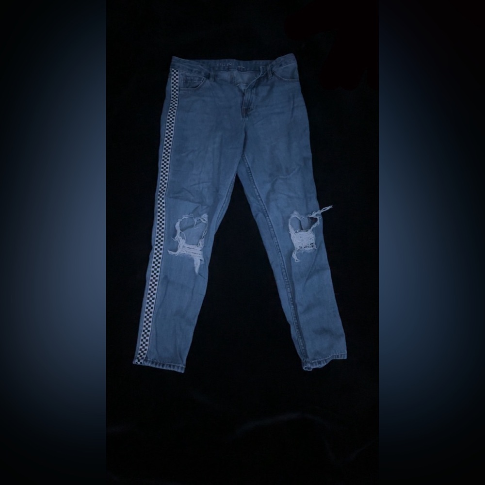 These are mom jeans size 3
